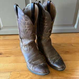 Ariat leather boots 7.5b cowgirl western style